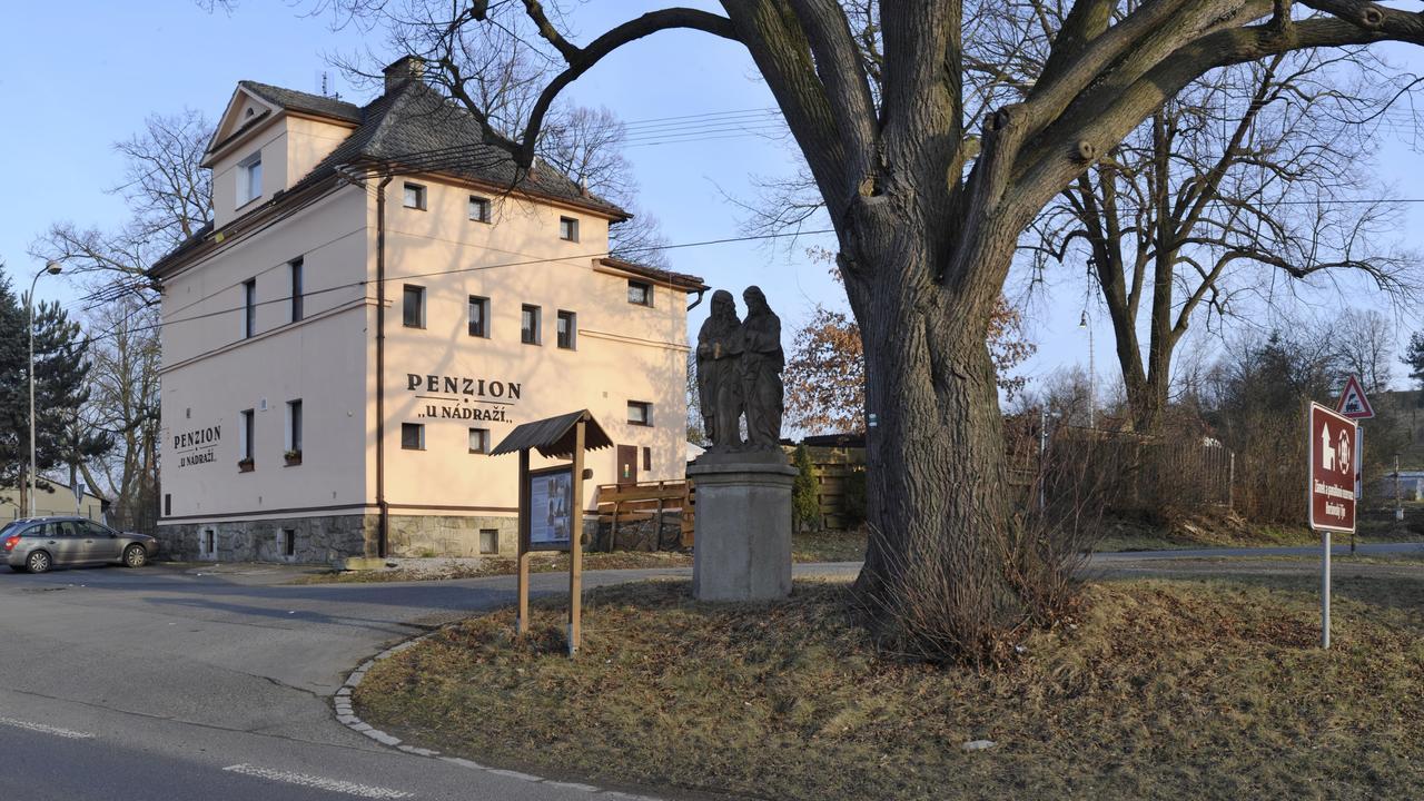 Penzion "U Nadrazi" Horšovský Týn 외부 사진