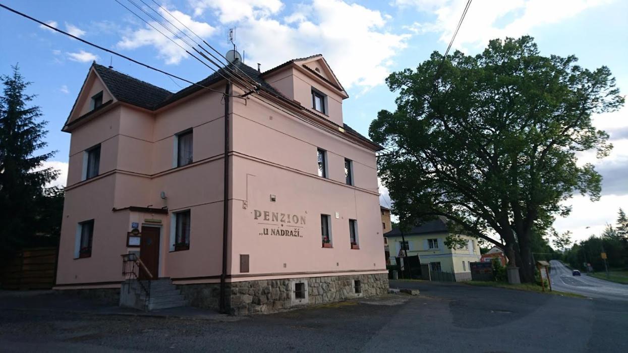 Penzion "U Nadrazi" Horšovský Týn 외부 사진